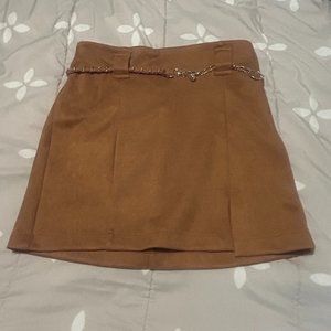 Iris Design Midi? Mini? Skirt - Tan w/ waist clasp chain thingy - Large